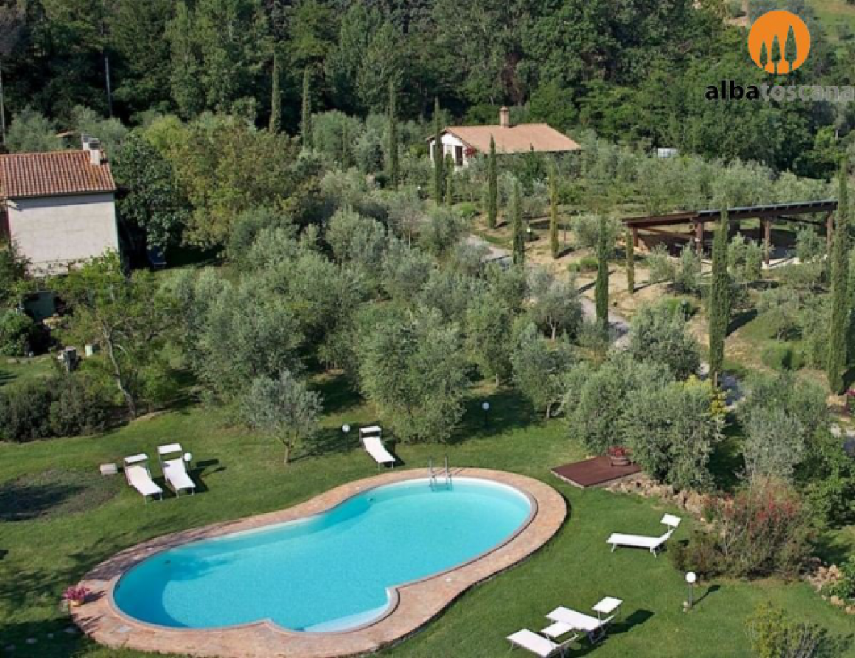 TOSCANE - Vakantiehuisjes met zwembad header afbeelding