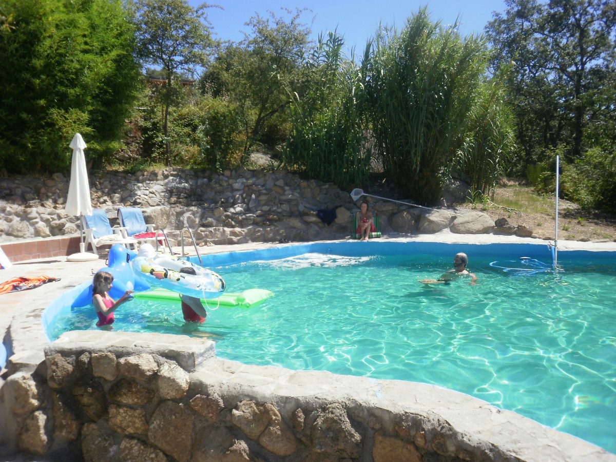 landhuisje 4  personen met eigen zwembad in grote tuin in Extremadura header afbeelding