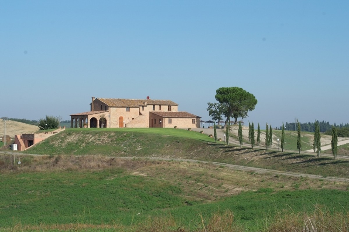 TOSCANE - Villa met zicht op de heuvels rond Siena header afbeelding