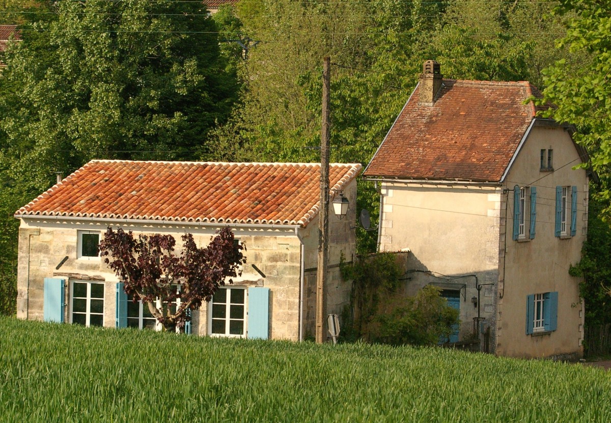 Vrijstaand authentiek vakantiehuis met sauna en jacuzzi in de Dordogne header afbeelding