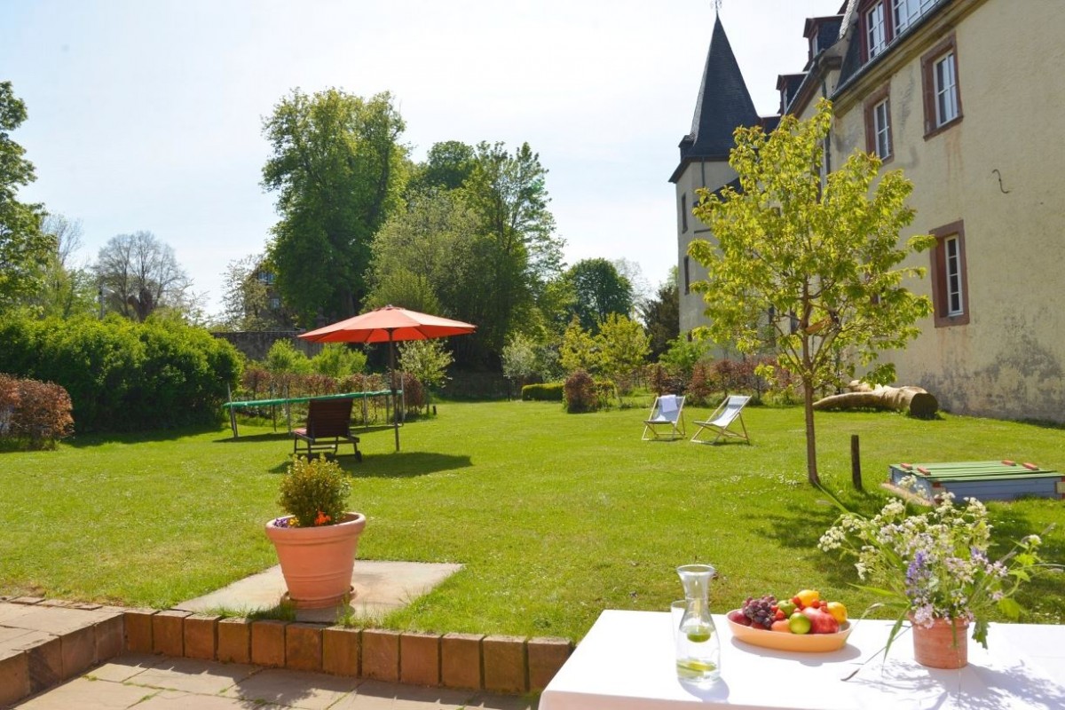 Prachtig vakantiehuis voor 8p naast een kasteel in de Eifel  header afbeelding