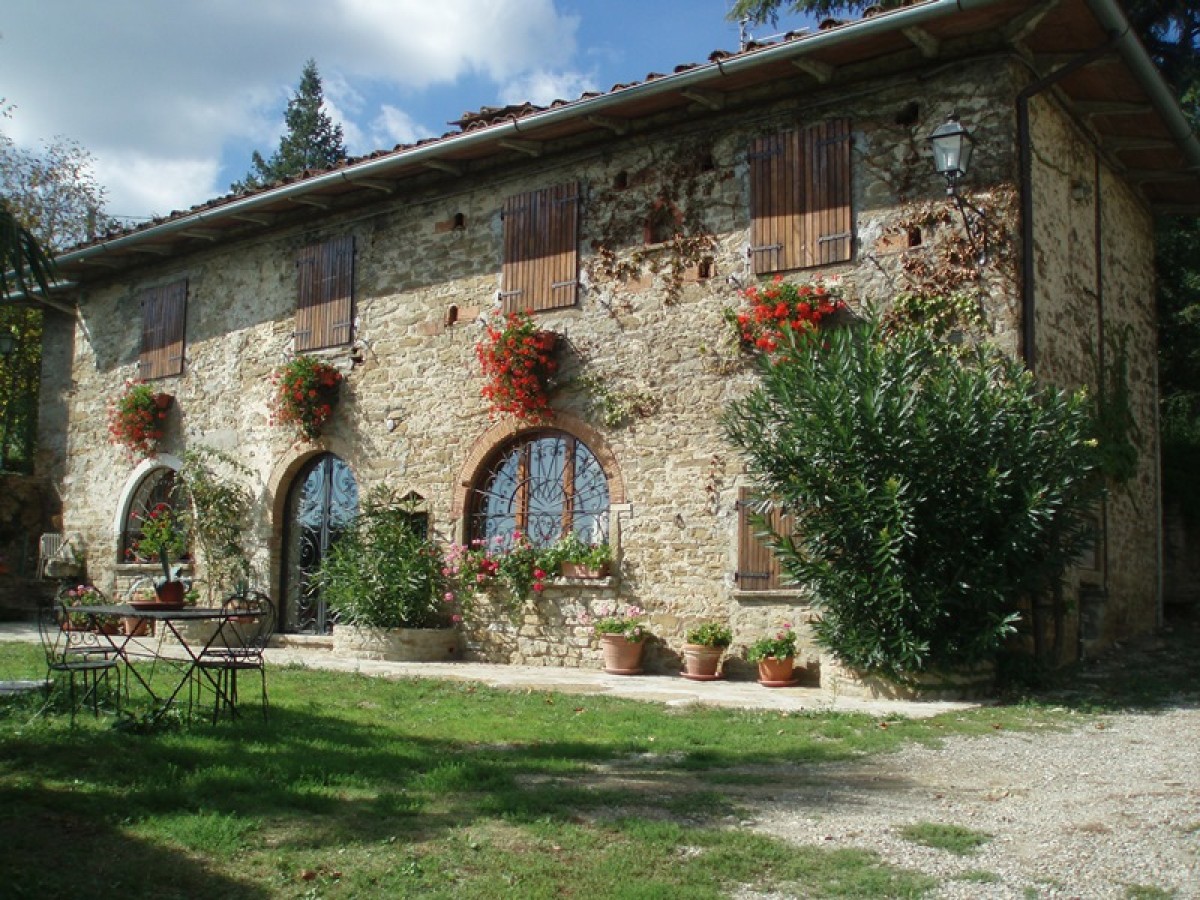 TOSCANE - Vakantiehuis met zwembad en zicht op Arezzo header afbeelding