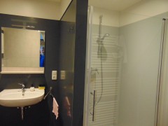 badkamer gelijkvloers (2).JPG